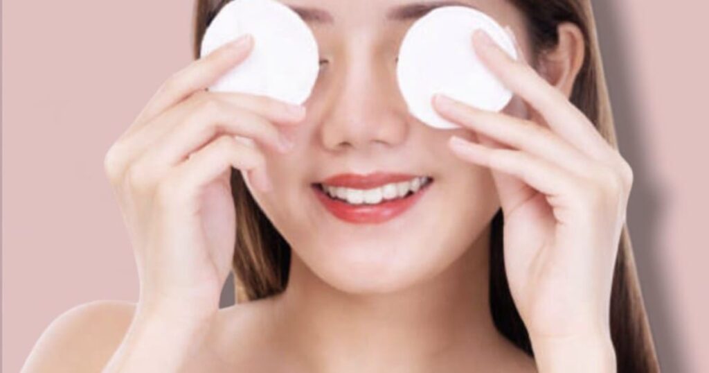 Discover the Eye Makeup Removers