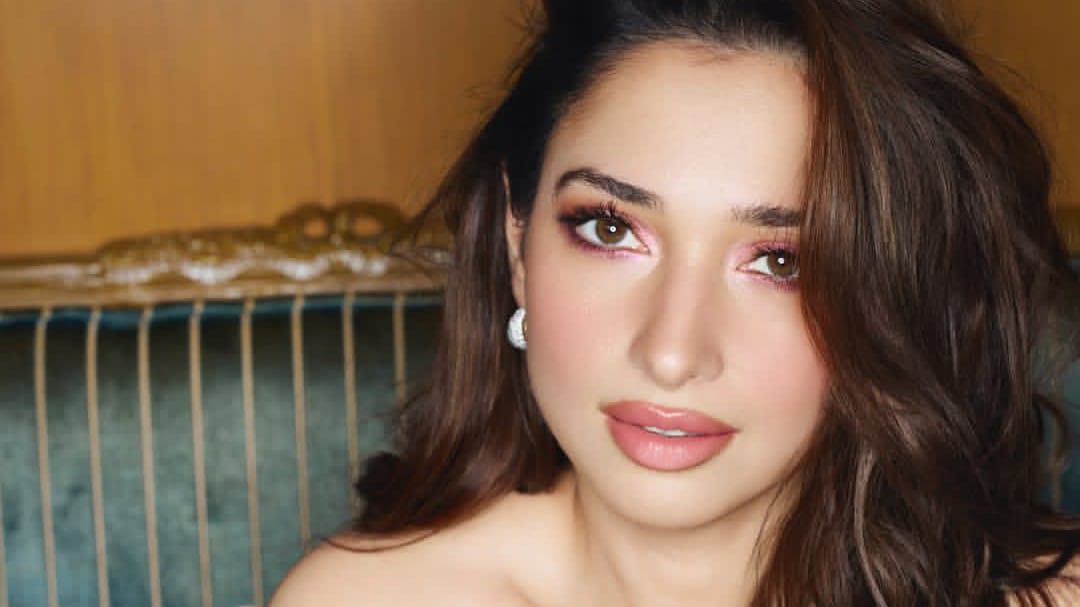 Tamannaah Bhatia Uses Saliva